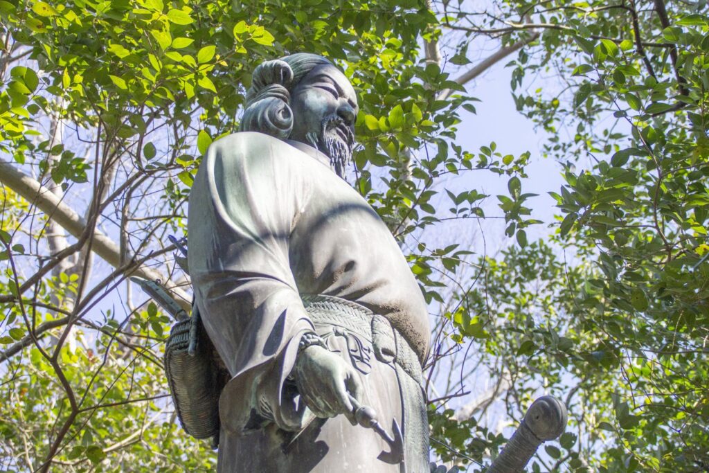 Statue of Emperor Jimmu