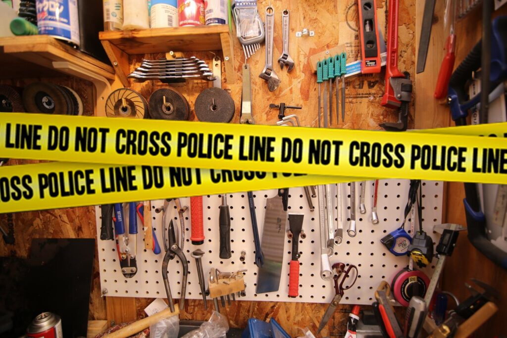 The Crime of Carrying Scissors in Japan