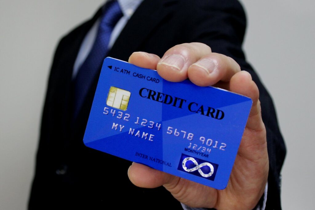 My new credit card is here! I’m finally a somebody!